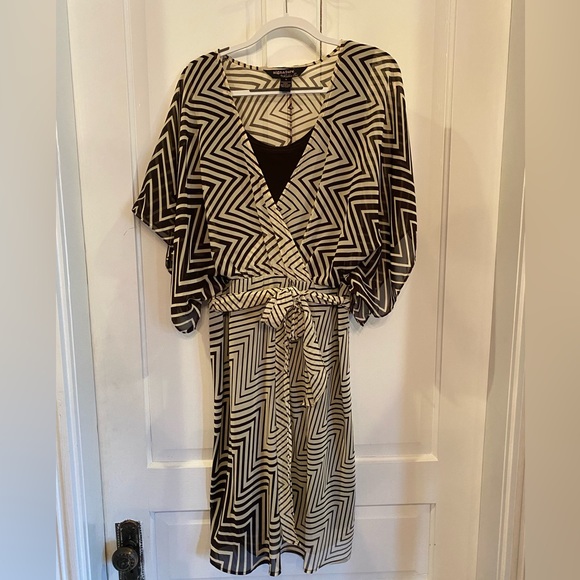 Signature by Robbie Bee Brown/Cream Printed Faux Wrap Dress 16 - Picture 1 of 7